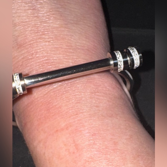 14k GOLD PLATED STAINLESS STEELE SCREW BANGLE BRACELET WITH RHINESTONES - Picture 3 of 7